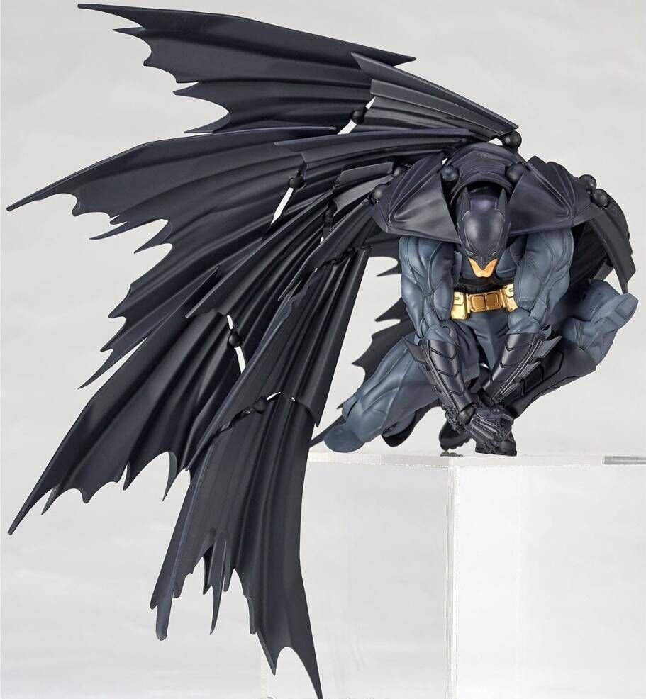В наличии: Коллекционная подви – обзор и цена Model Kit Batman